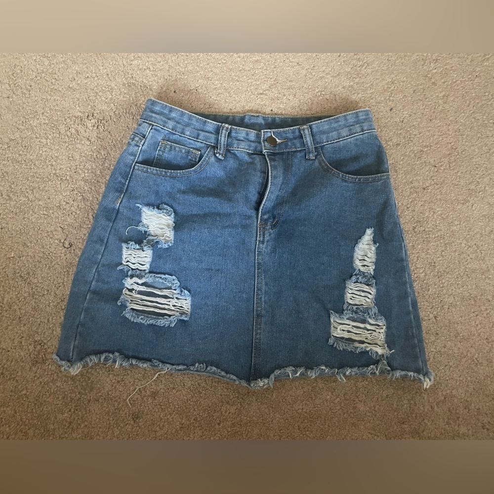 Distressed Jean mini skirt size medium‎